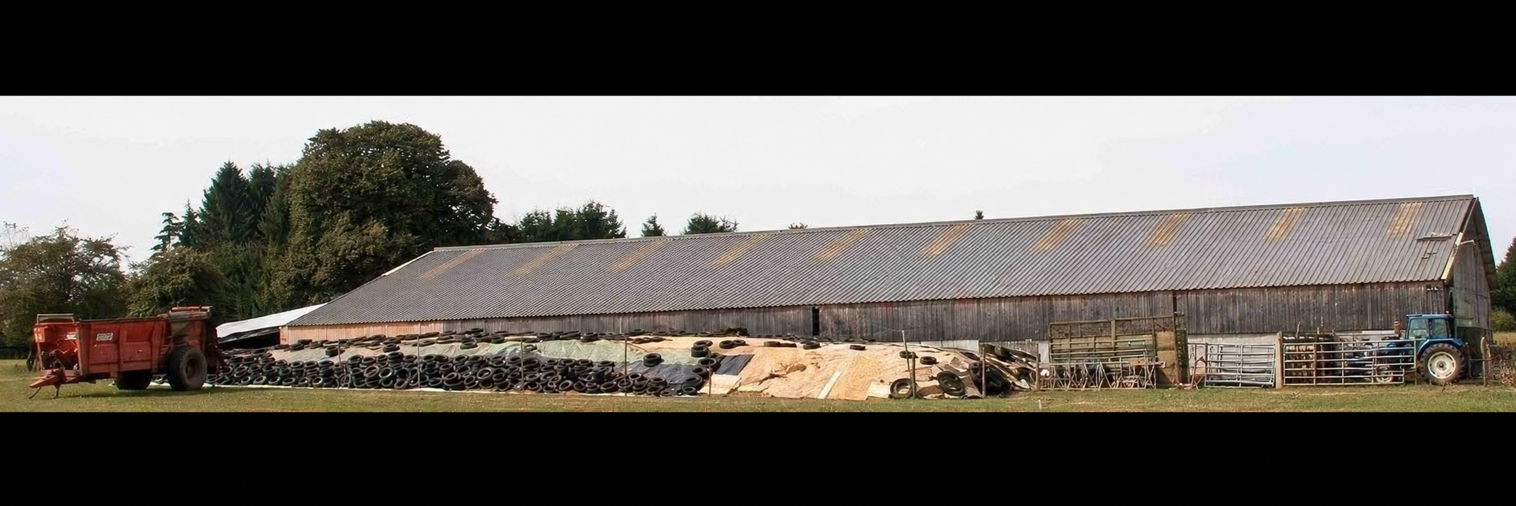 Vue des bâtiments de notre ferme à Poncelle avant l’incendie